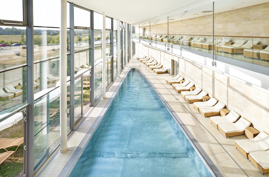 Therme Laa - Hotel & Silent Spa ลาอันเดอร์ธายา ภายนอก รูปภาพ