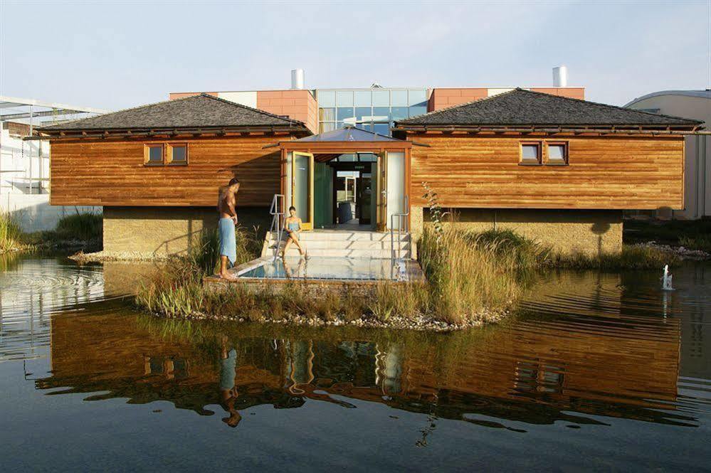 Therme Laa - Hotel & Silent Spa ลาอันเดอร์ธายา ภายนอก รูปภาพ