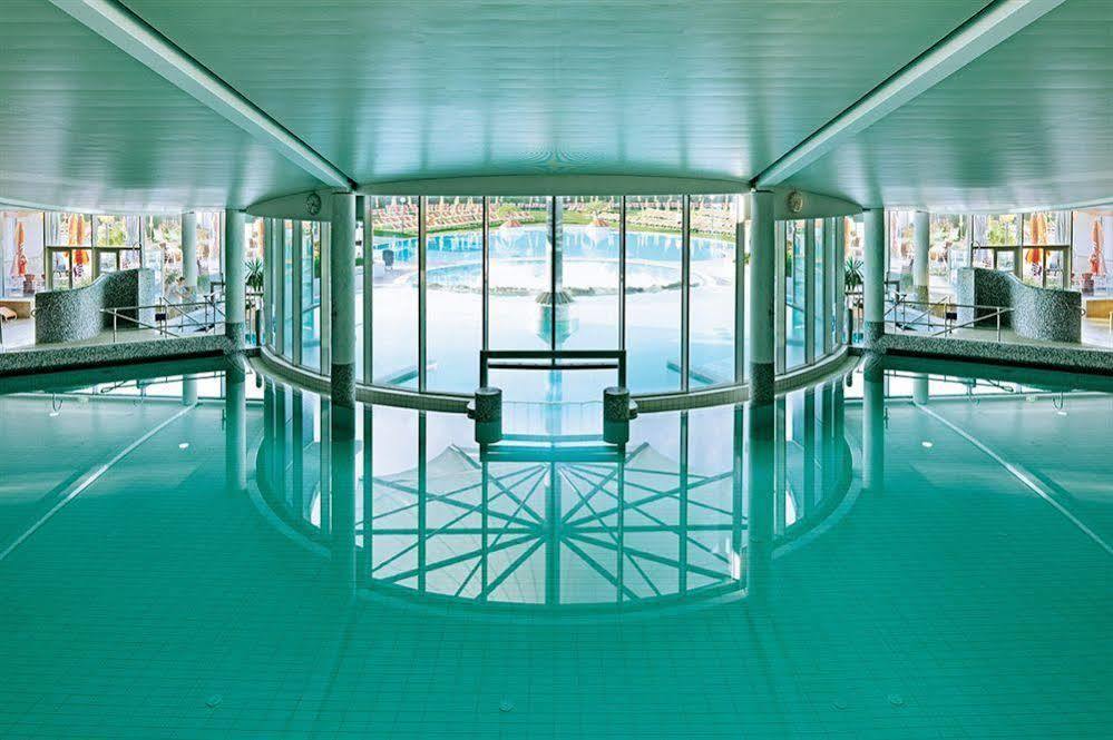 Therme Laa - Hotel & Silent Spa ลาอันเดอร์ธายา ภายนอก รูปภาพ